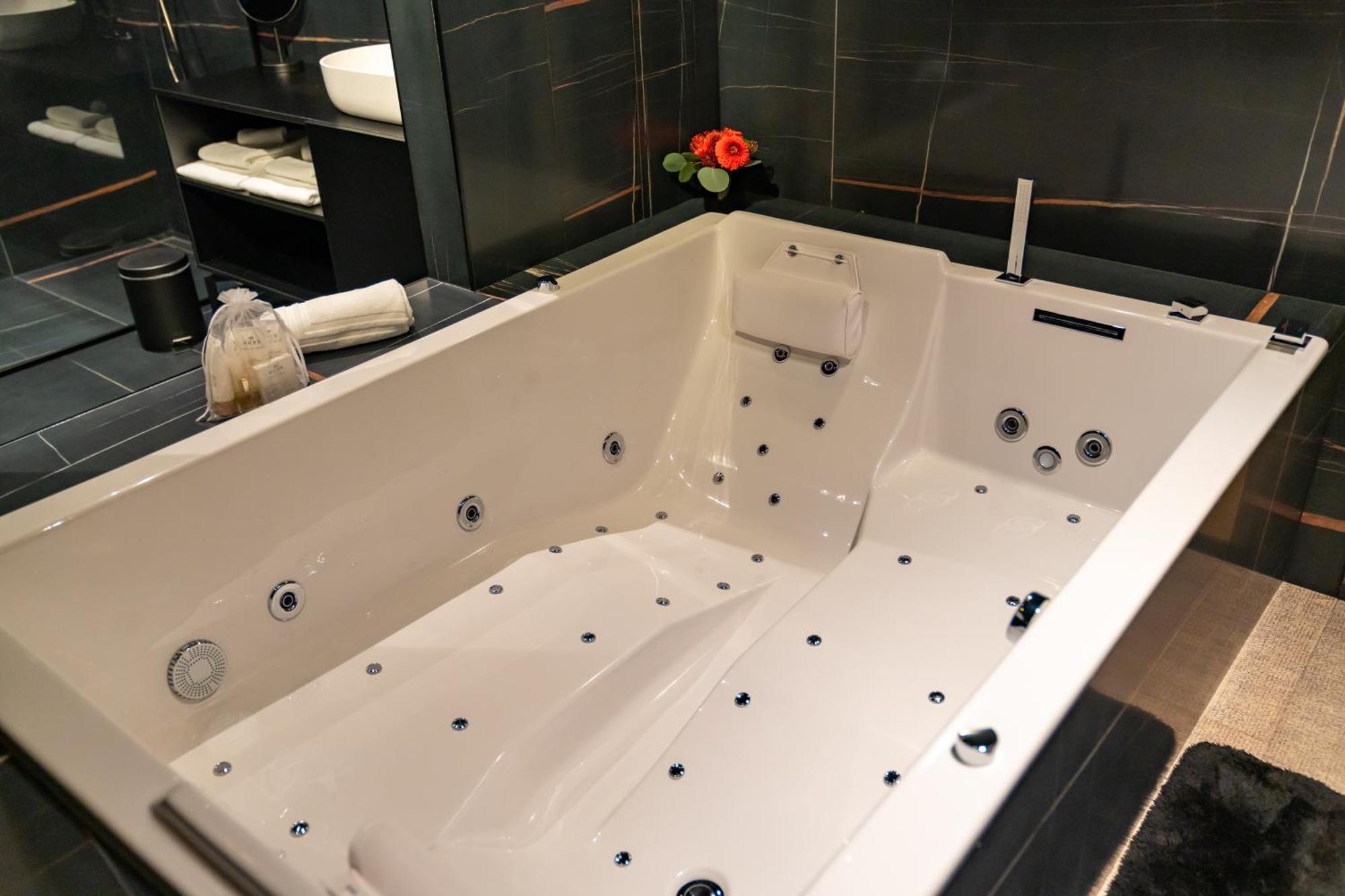 Aux Etangs - Hotel Battice Zewnętrze zdjęcie